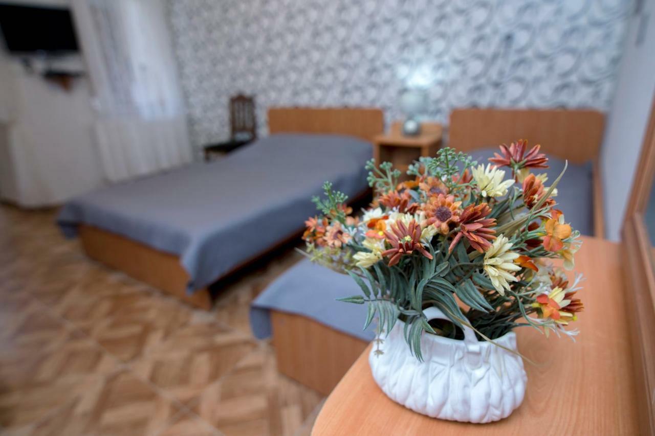 Paata'S Guesthouse Borjomi Exterior photo